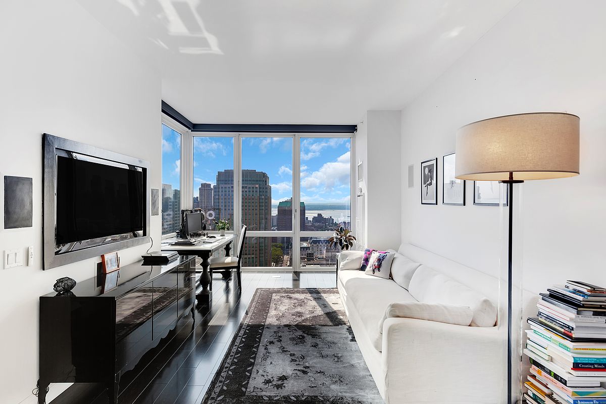 306 Gold Street 39-E Downtown Brooklyn NY 11201