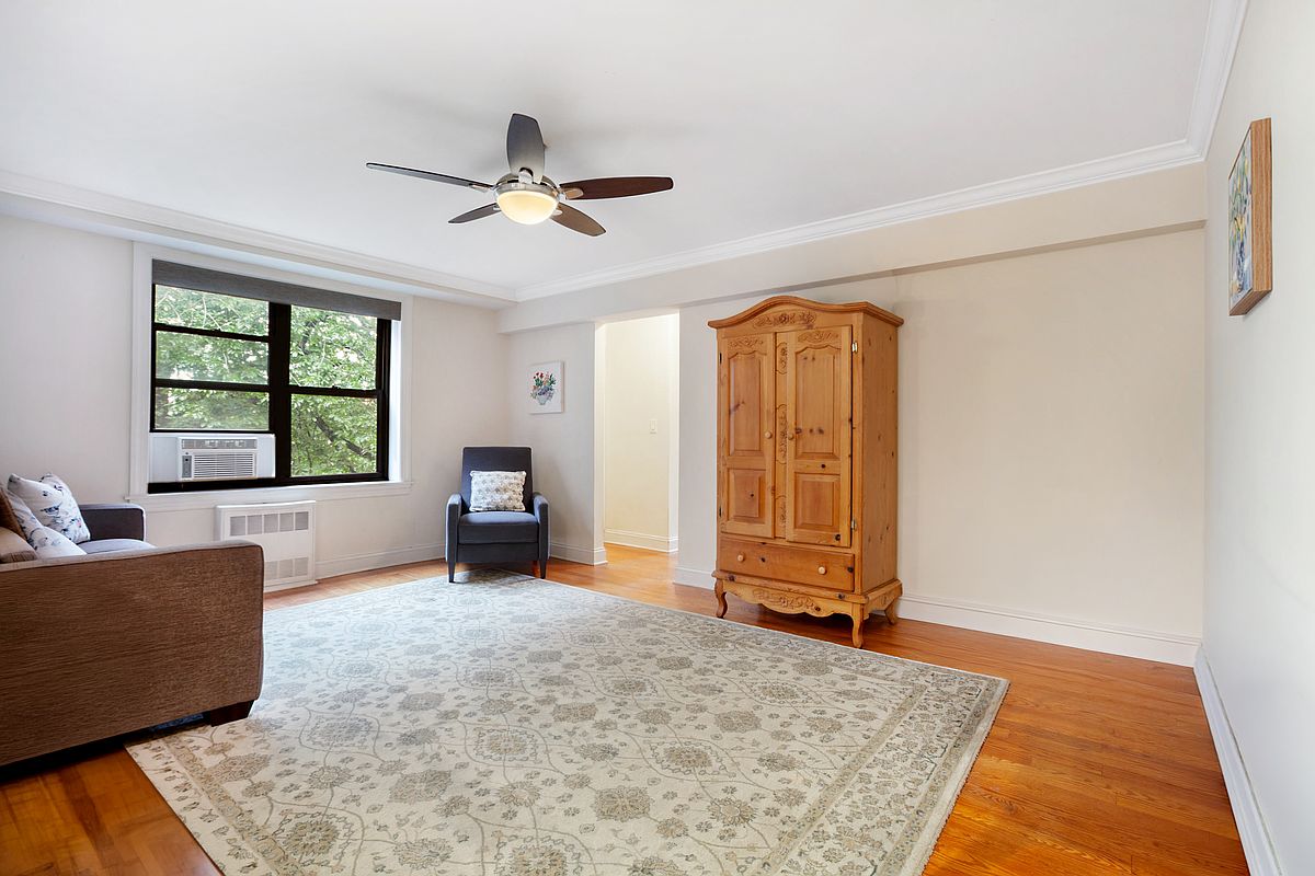 4489 Broadway Washington Heights New York NY 10040