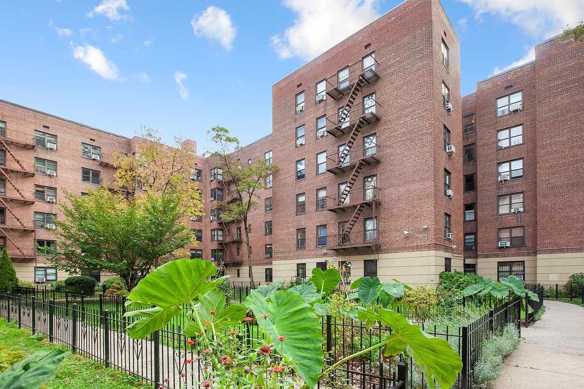 4489 Broadway Washington Heights New York NY 10040
