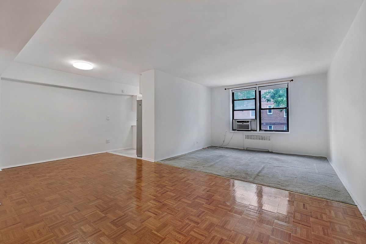 525 West 235th Street 2-D Riverdale Bronx NY 10463