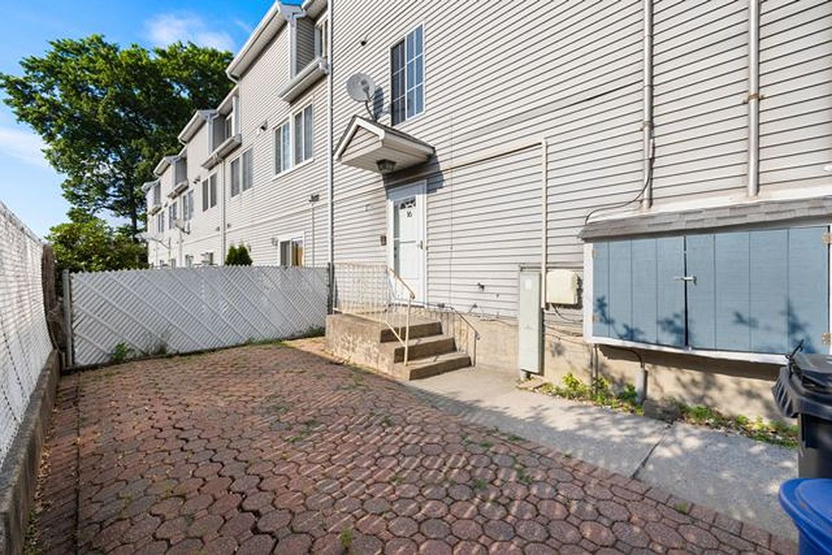 16 Roosevelt Court Staten Island NY 10314