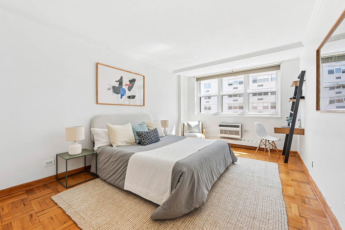 63 East 9th Street Greenwich Village New York NY 10003