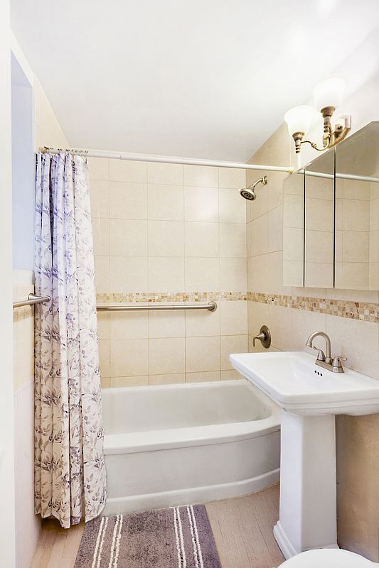 4489 Broadway Washington Heights New York NY 10040