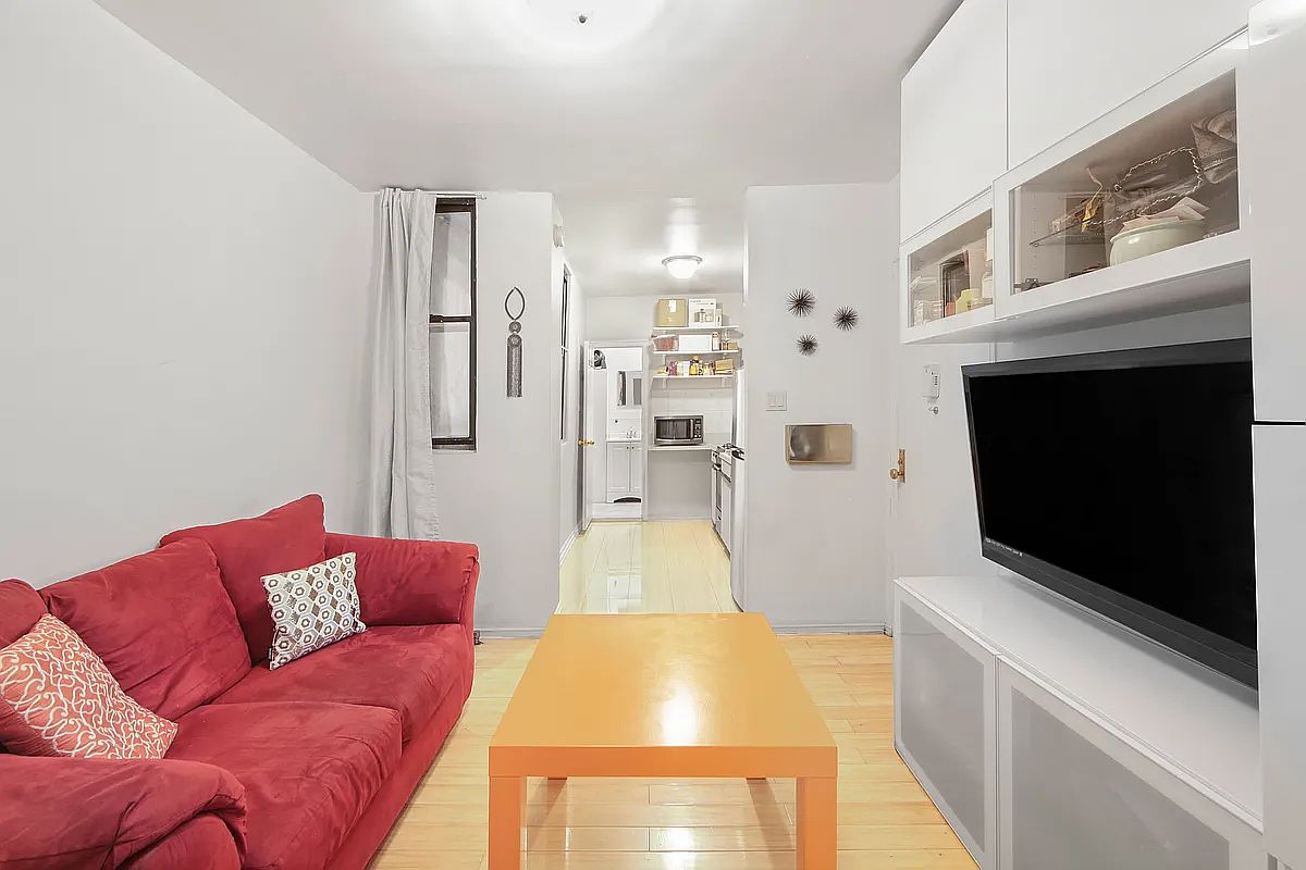 244 East 90th Street 2-C Upper East Side New York NY 10128