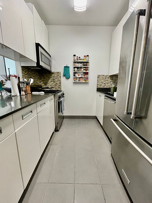 99 John Street 2104 Seaport District New York NY 10038