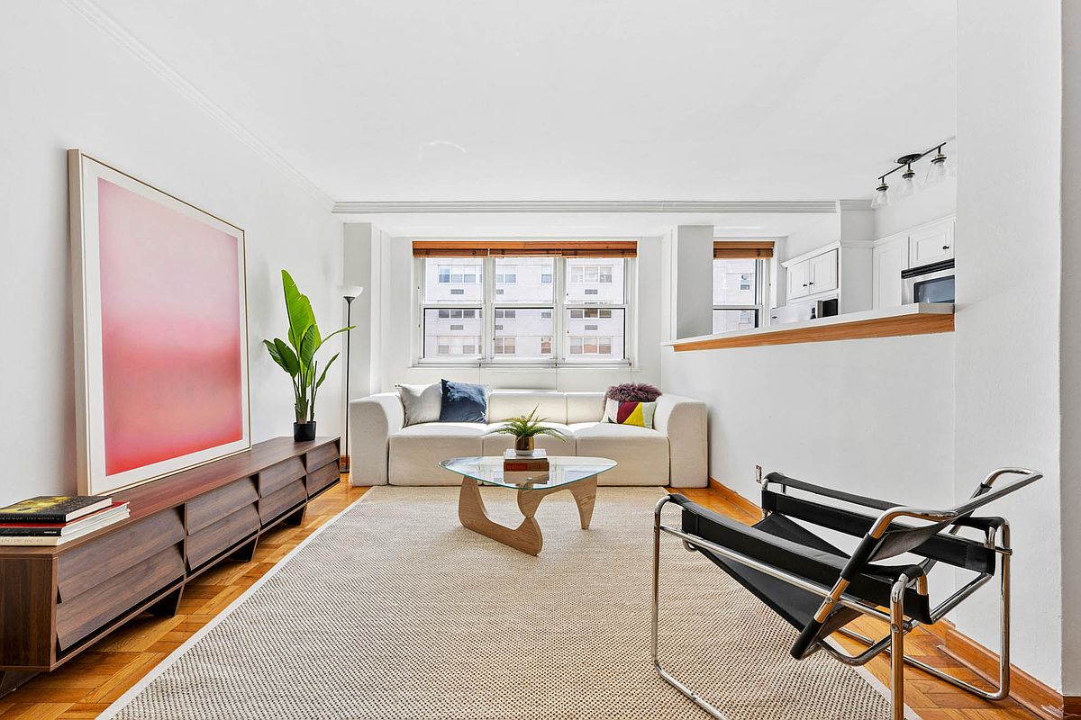 63 East 9th Street Greenwich Village New York NY 10003