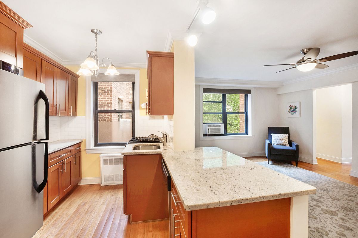 4489 Broadway Washington Heights New York NY 10040