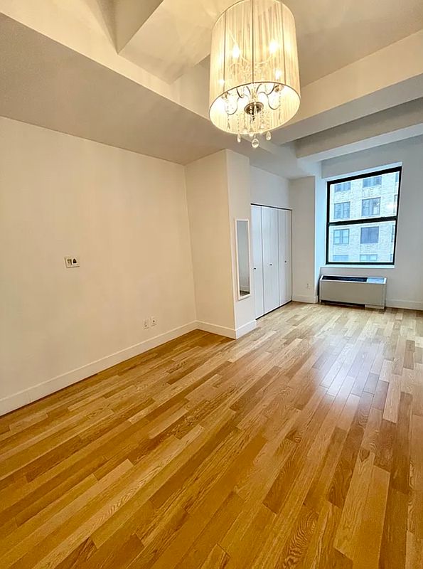 99 John Street 2207 Seaport District New York NY 10038