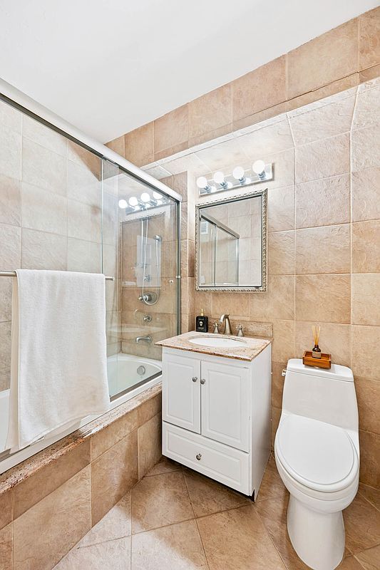 63 East 9th Street Greenwich Village New York NY 10003