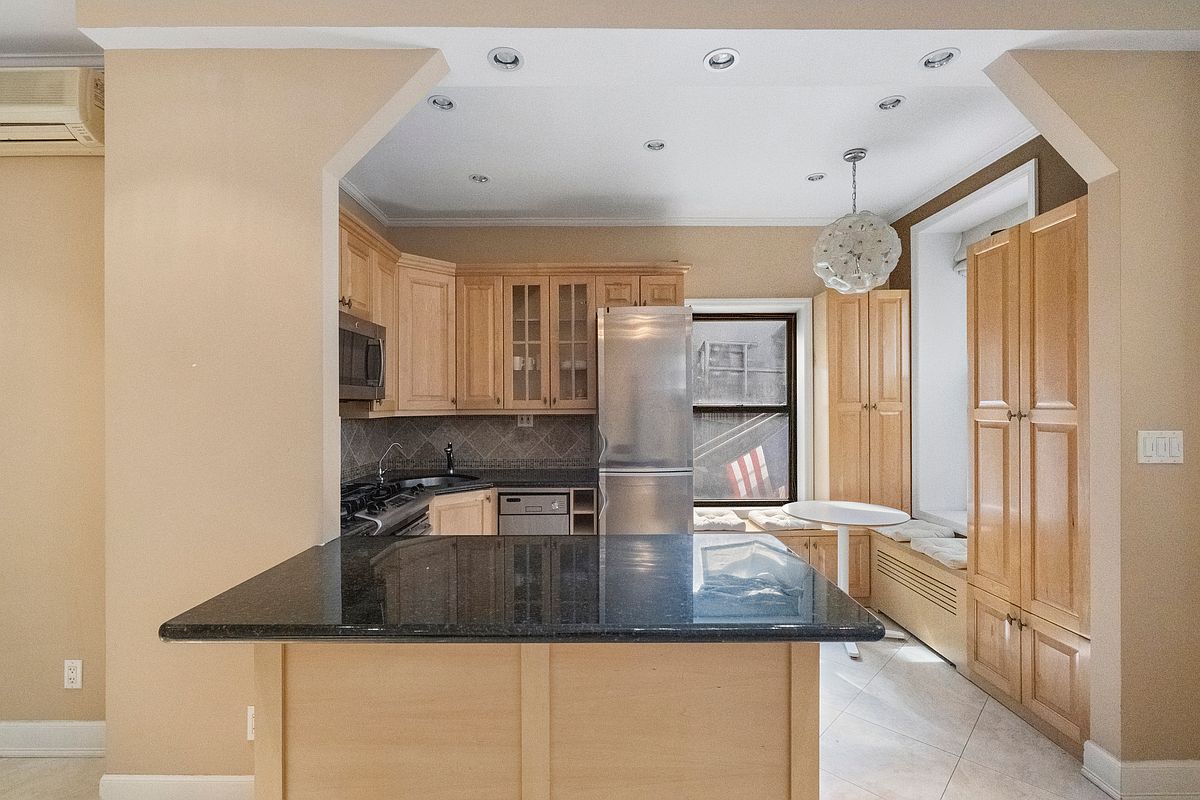 125 West 56th Street 4-A Midtown West New York NY 10019