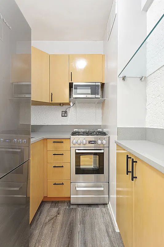 210 East 36th Street 6-C Murray Hill New York NY 10016