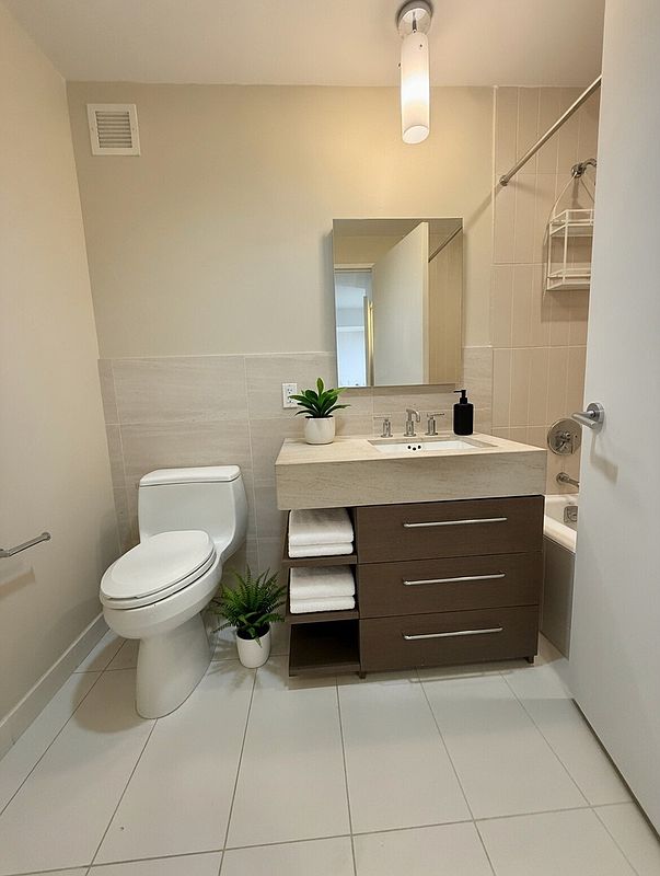 5-09 48th Avenue 5-J Long Island City Queens NY 11101