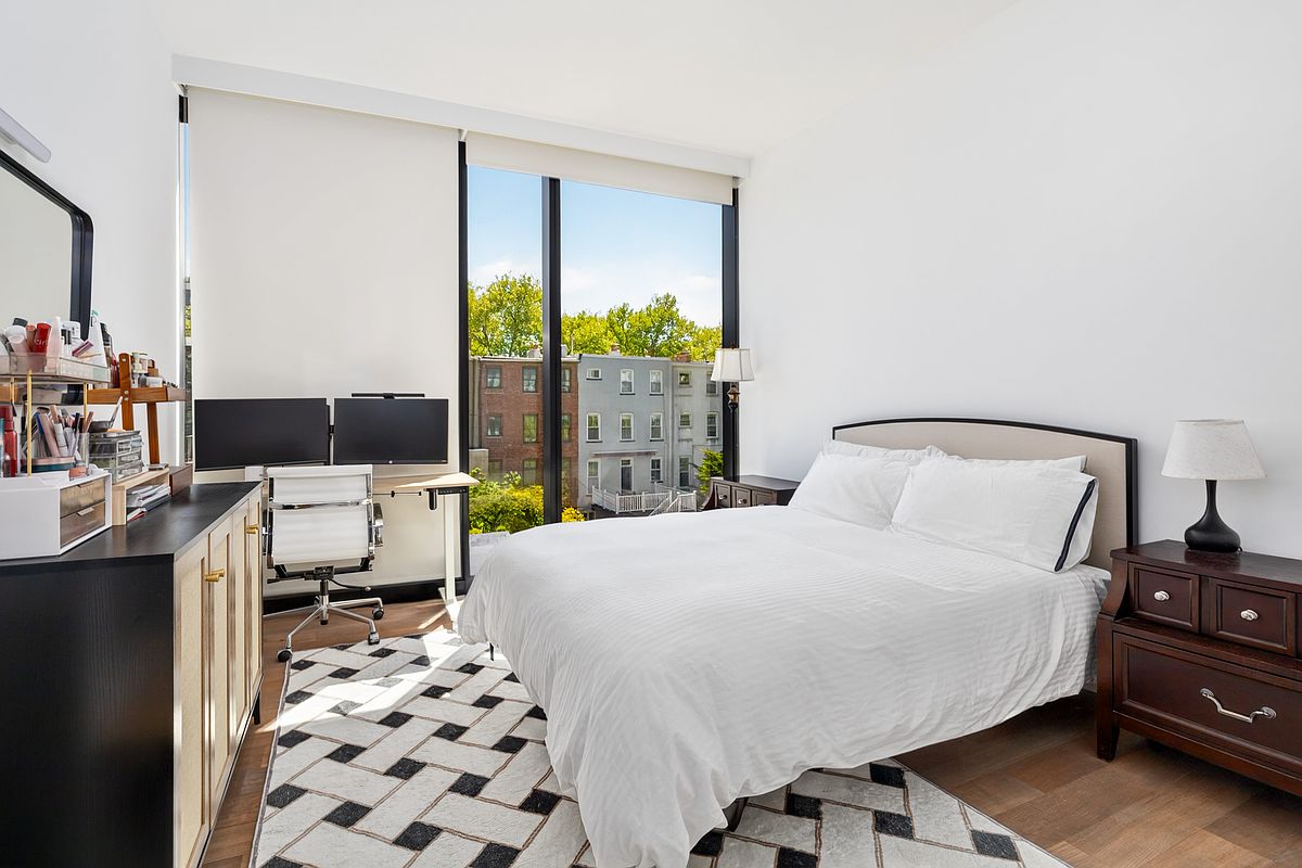 21-30 44th Drive 3-M Court Square Queens NY 11101