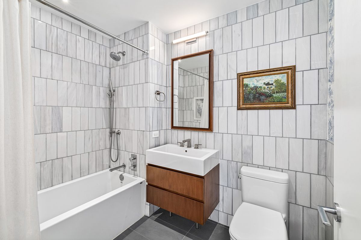 21-30 44th Drive 3-M Court Square Queens NY 11101