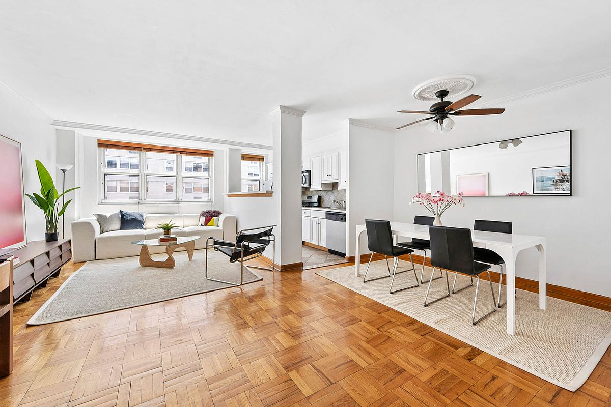 63 East 9th Street Greenwich Village New York NY 10003