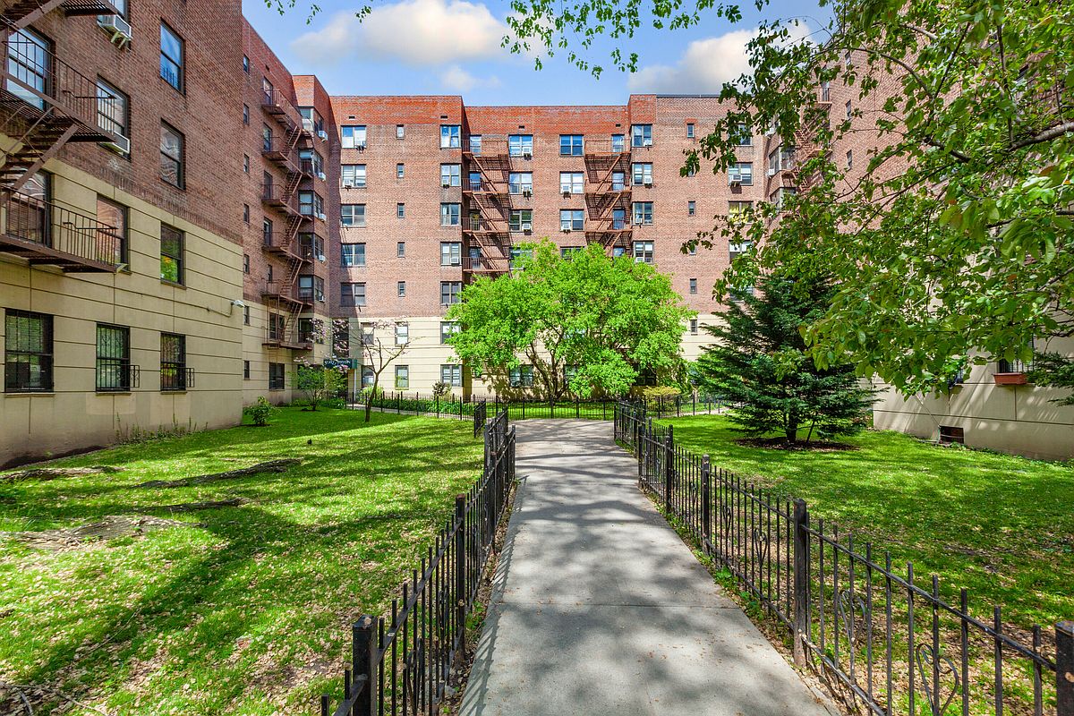 4489 Broadway Washington Heights New York NY 10040