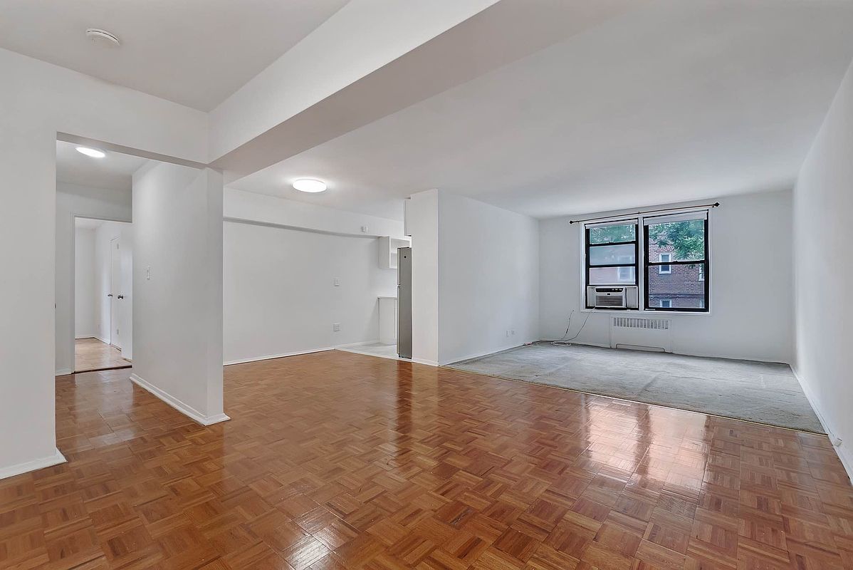 525 West 235th Street 2-D Riverdale Bronx NY 10463