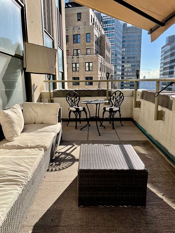 99 John Street 2304 Seaport District New York NY 10038